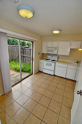 Photo - 7619 Pebblestone Dr