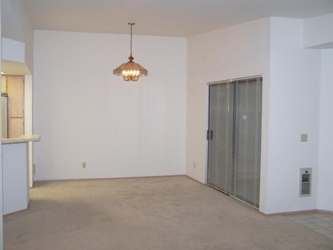 Photo - 2 Bed / 2 Bath Downtown Bellevue condo $3,395/month Unit 4