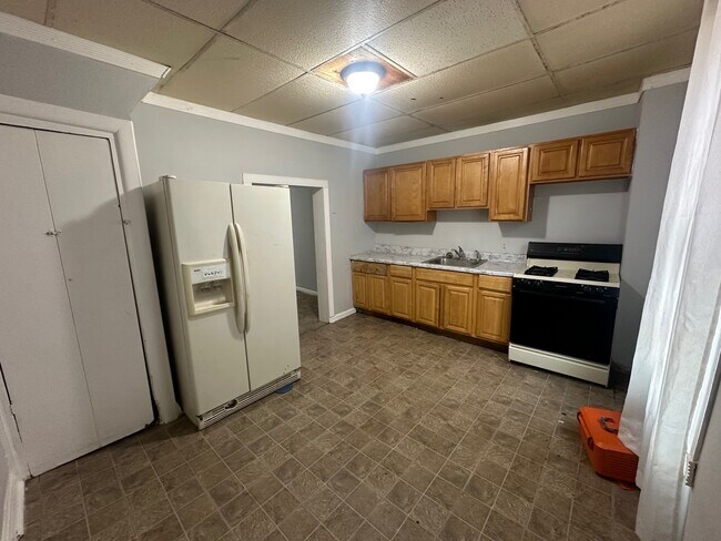 Photo - 661 E Wensley St