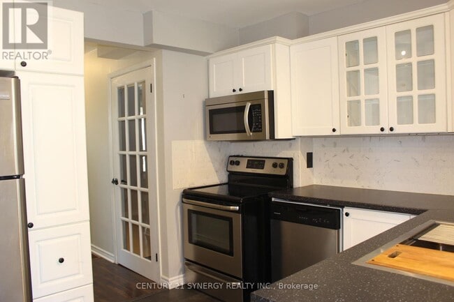 Photo - 241 Wilfred Crescent