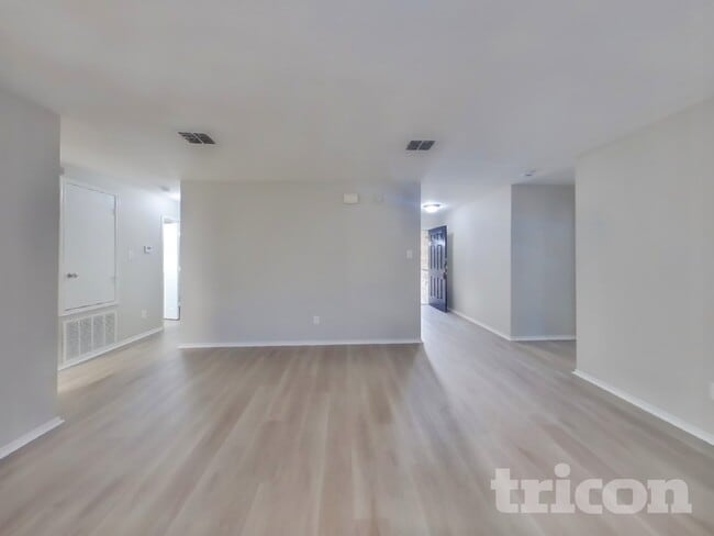 Photo - 1405 Englewood Dr