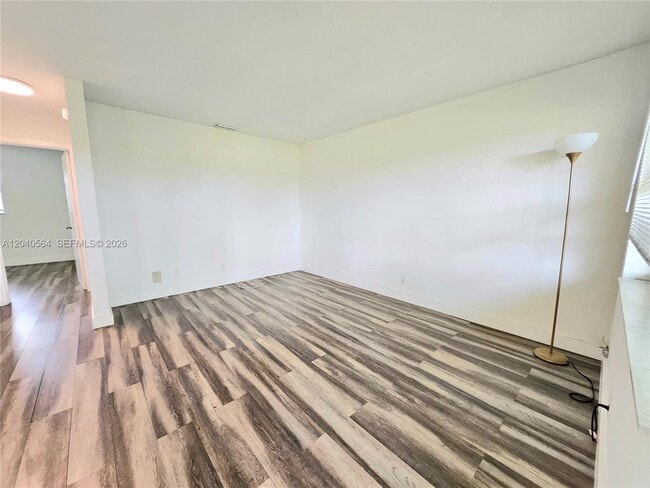 Photo - 5180 NE 6th Ave Unidad 621