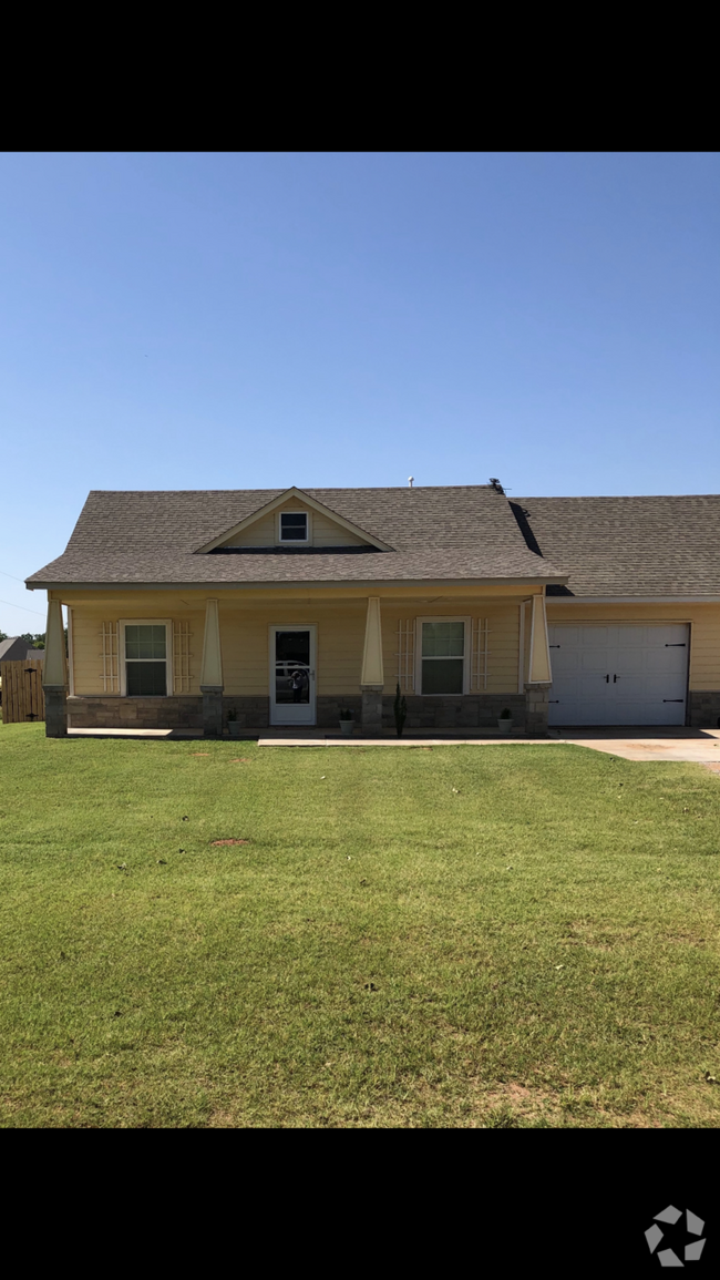 Building Photo - 11201 NE Marigold Ln Rental