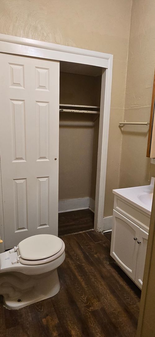 Photo - 905 W Charles St Unit Apt. #B