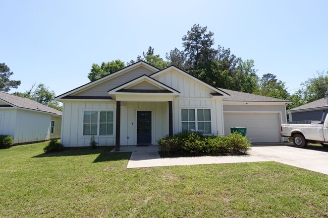 Photo - 16284 Chandler Pl House