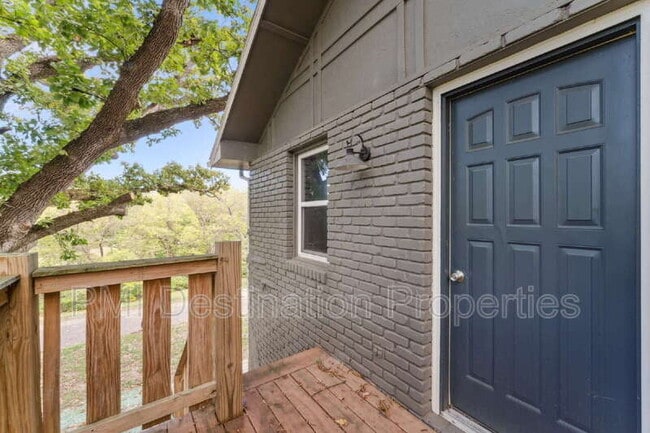 Photo - 300 Ridge St