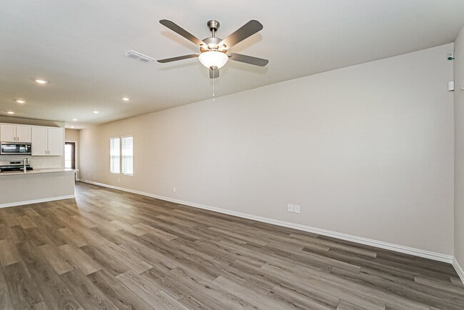 Photo - 1235 Paintbrush Dr