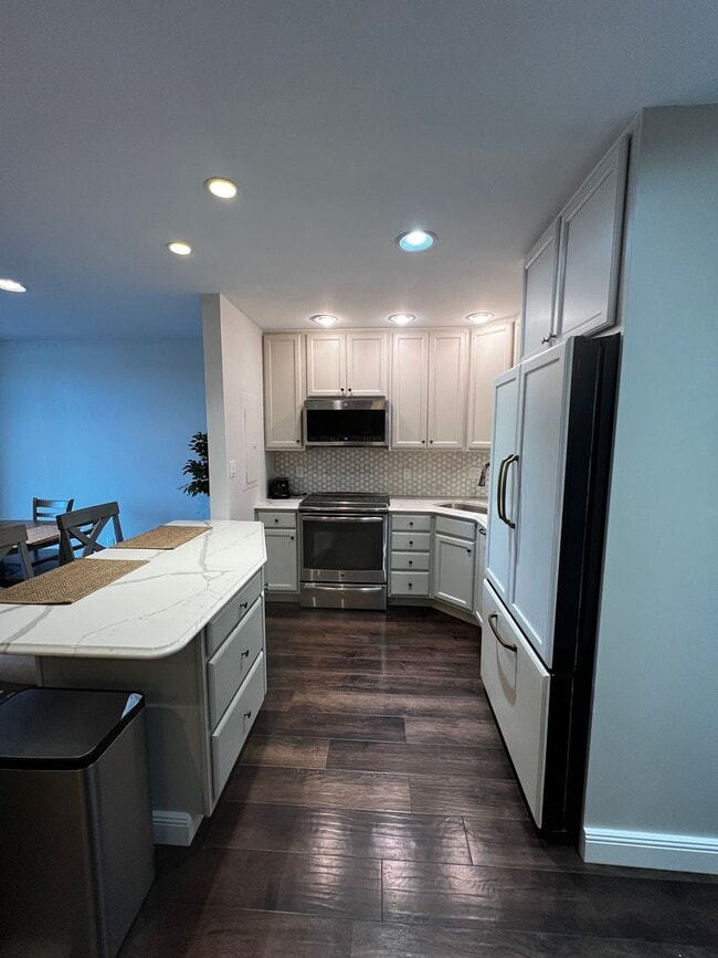 Photo - Beautiful Fifteenth floor Furnished one Bedroom with Views