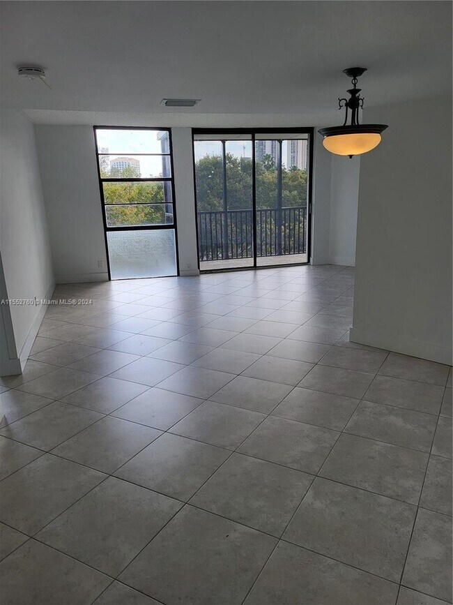 3401 N Country Club Dr Condo Condo for Rent in Aventura, FL
