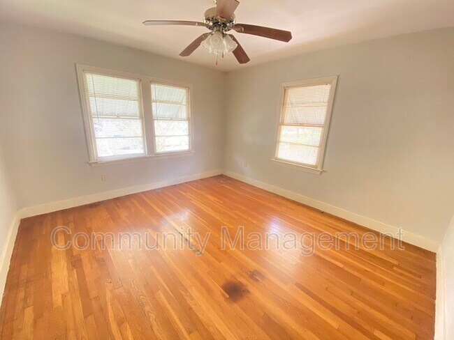 Photo - 821 W Garfield St