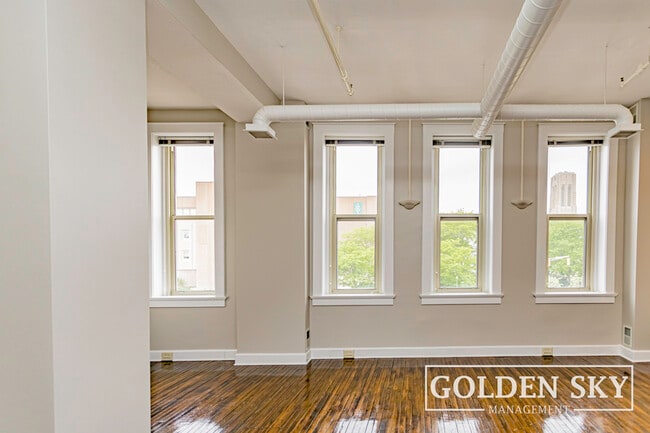 Photo - 301 S Walnut St