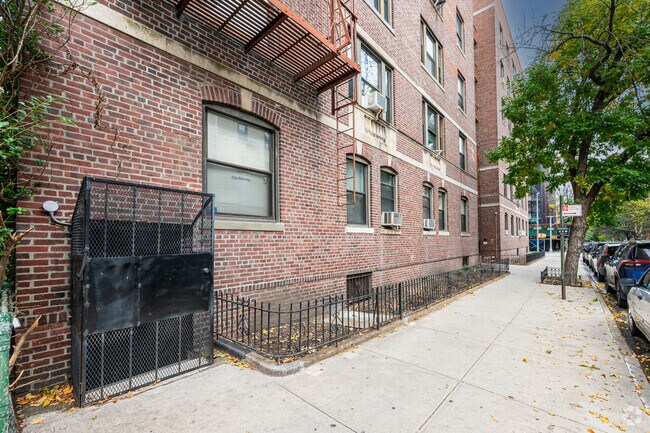 Photo - Croydon Manor