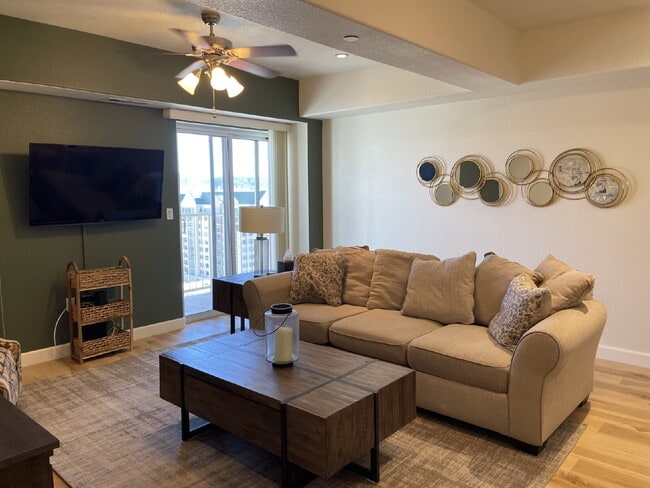 Building Photo - Fully Furnished 1 Bedroom Downtown Unit #1503