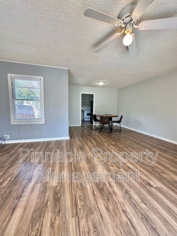 Photo - 310 S Van Buren St