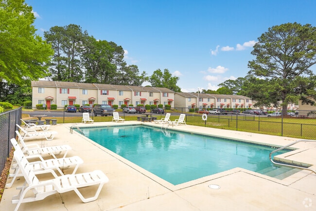 Pool - Summer Court Townhomes