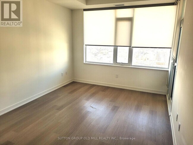 Photo - 859 The Queensway Unité 806