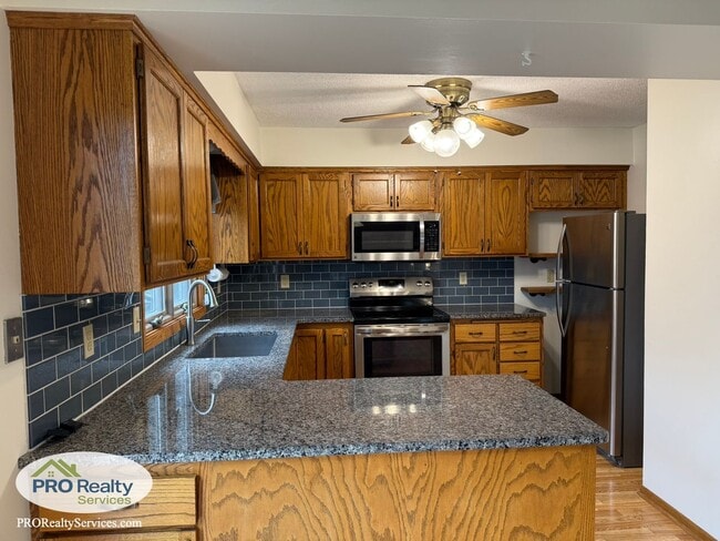 Photo - 3 Bedroom Home in Shoreview