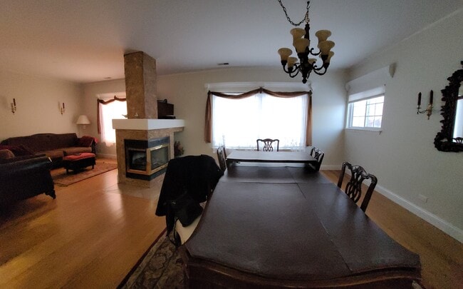 Photo - 2075 College Green Dr