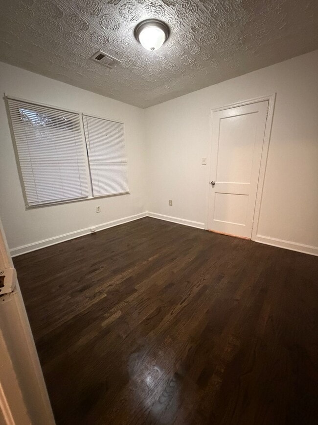 Photo - 2368 Jernigan Pl SE