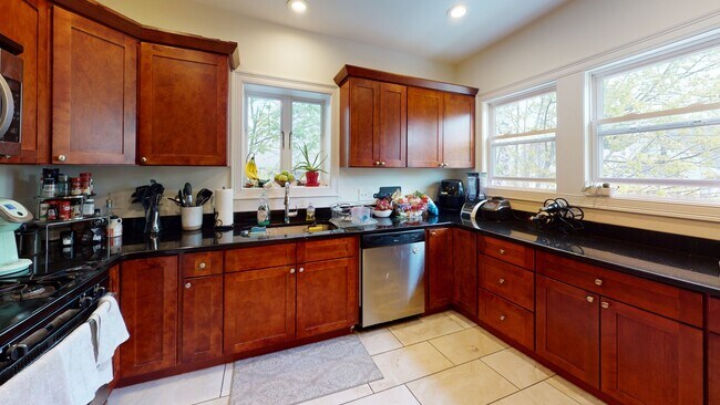 Photo - 10-12 Barker St Unit 12