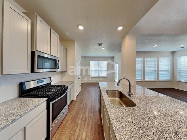 Photo - 2725 Wolfcreek