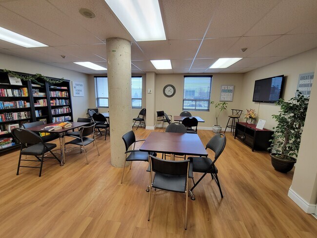 Photo - L'Hermitage West