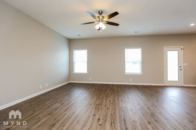 Photo - 1728 Warmingfield Dr