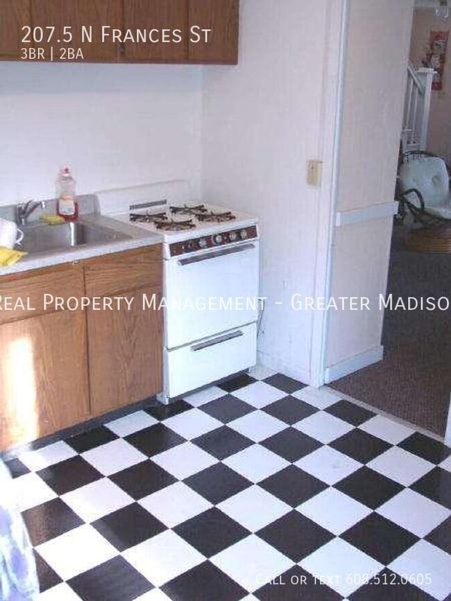 Photo - 207.5 N Frances St