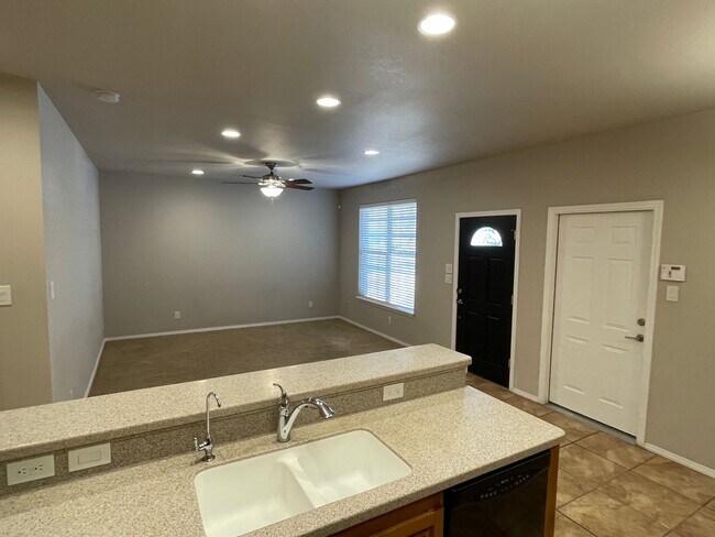 Photo - 320 Sherrill Ln Unit Apt C (408)