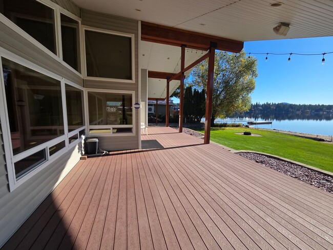 Photo - Lakefront Home on Diamond Lake