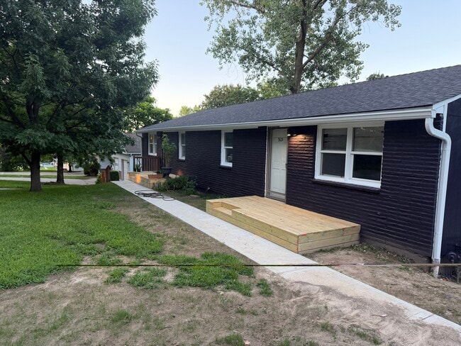 Photo - 5115 N Bellaire Ave