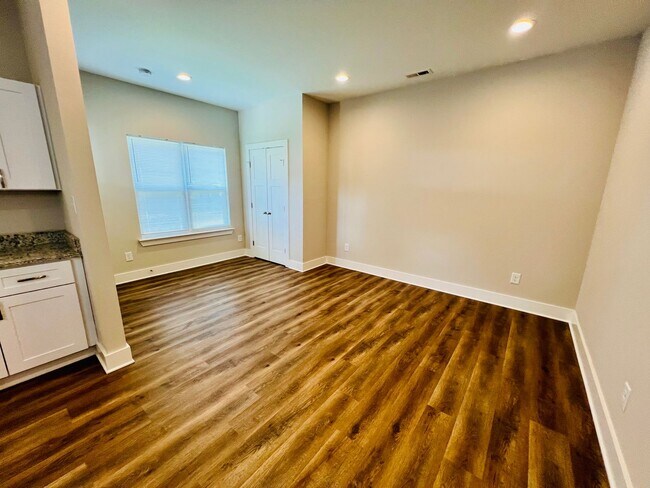 Photo - 524 Ligustrum St