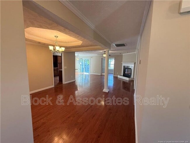 Photo - 402 Colonist Pl