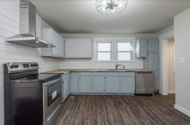 Photo - 1235 Iredell Ave