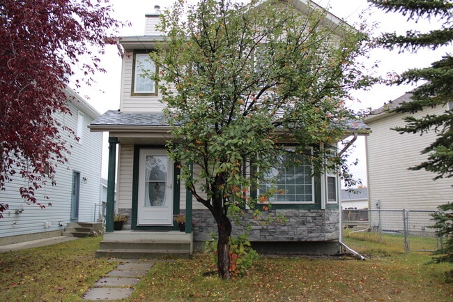 Photo - 16 Covington Crt NE