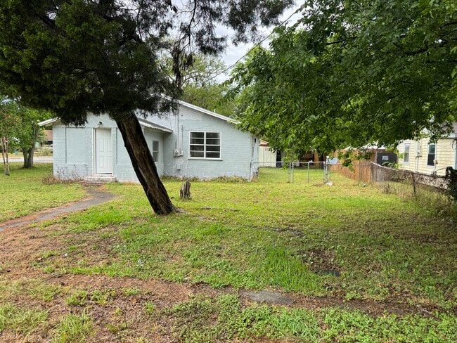 Photo - 605 Center Ave