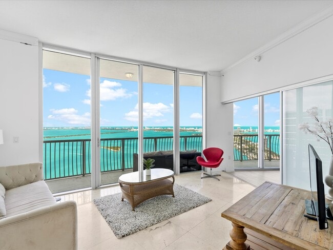 Building Photo - 1750 N Bayshore Dr Unit #TS-5601