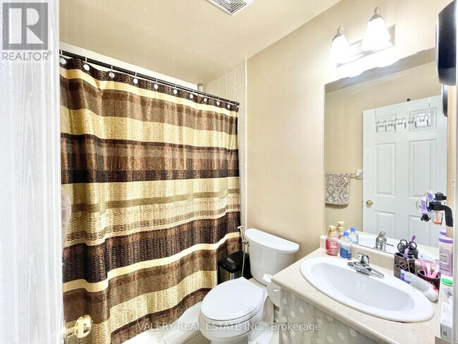 Photo - 2788 Eglinton Ave E