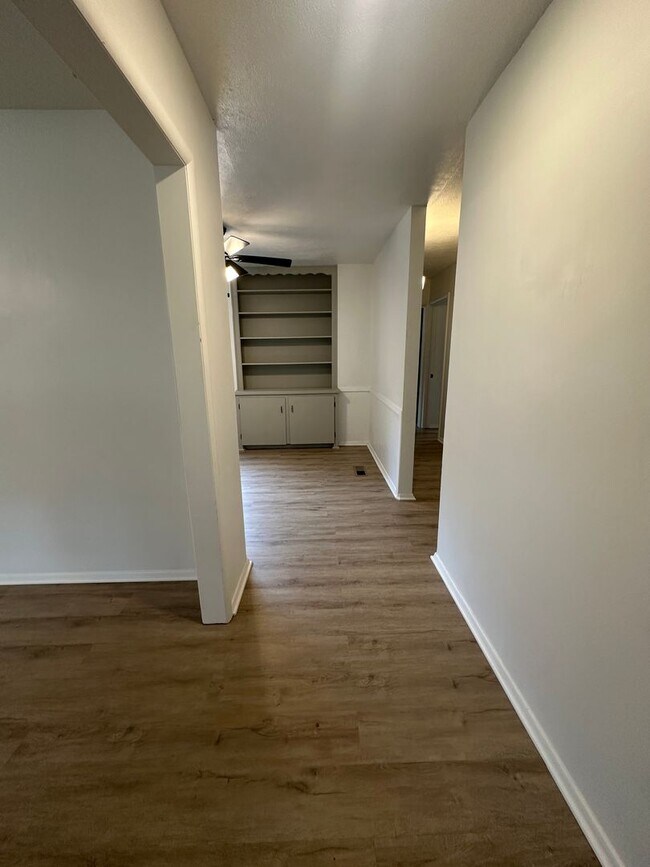 6 Raleigh Cir