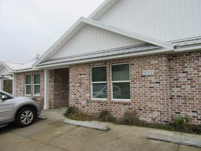 Photo - 612 Helen Ave Unit 612 Helen Ave 2