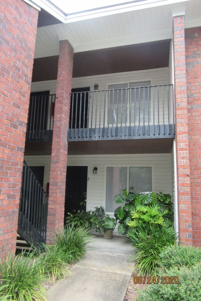 Building Photo - Willow Run- 2 bedroom, 2 bathroom apartment Unit G-6