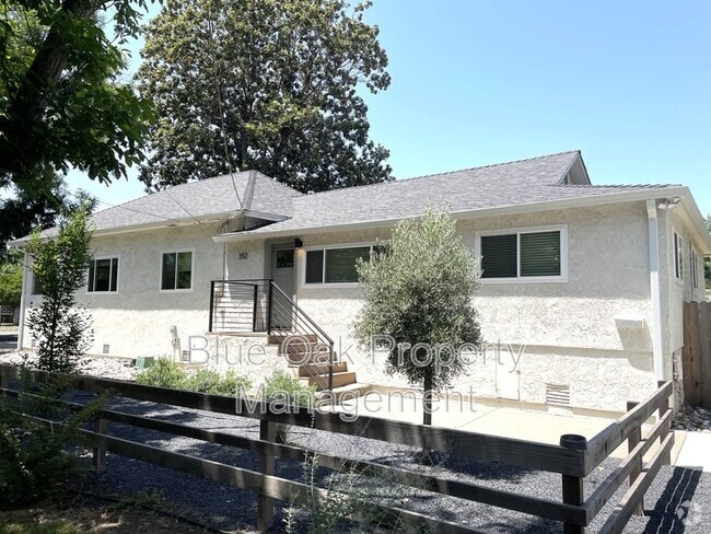 Building Photo - 352 E 7th Ave Rental