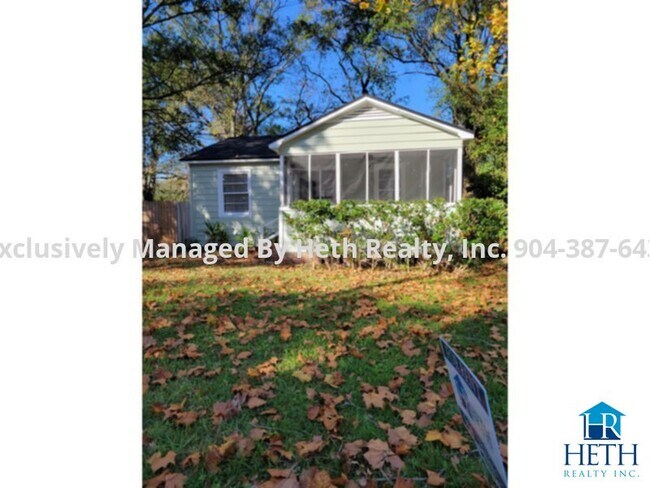 Building Photo - 2 bedroom home