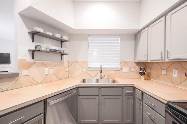 Photo - 2450 Wickersham Ln Unit M1311