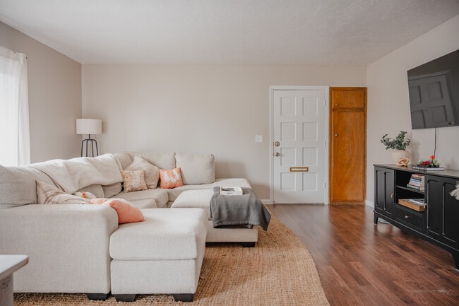 Photo - 340 Moss St Unidad C-4