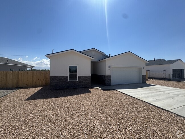 Building Photo - 2709 W Onyx St Rental