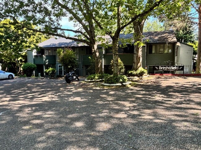Building Photo - 1 bed 1 bath condo with seasonal outdoor pool available now!! Unit 1