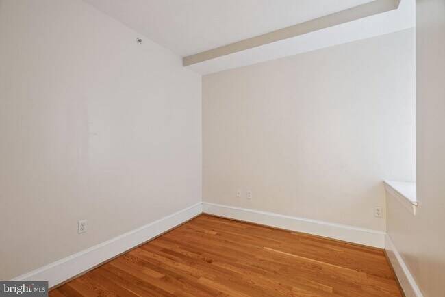 Photo - 1955 Locust St Unit 1R