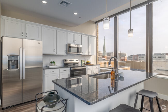 2BR, 2BA - 1,043SF - Kitchen
