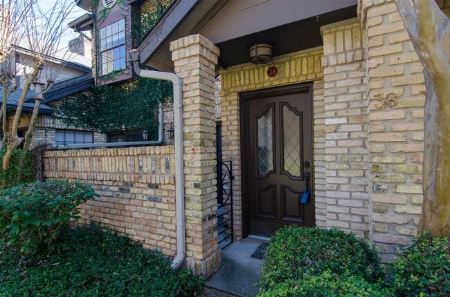 Photo - 10819 Crown Colony Dr Unit 38